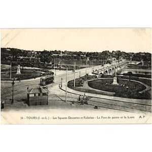 TOURS- Les Squares Descartes et Rabelais- Le Pont de pierre et la Loire Postcard